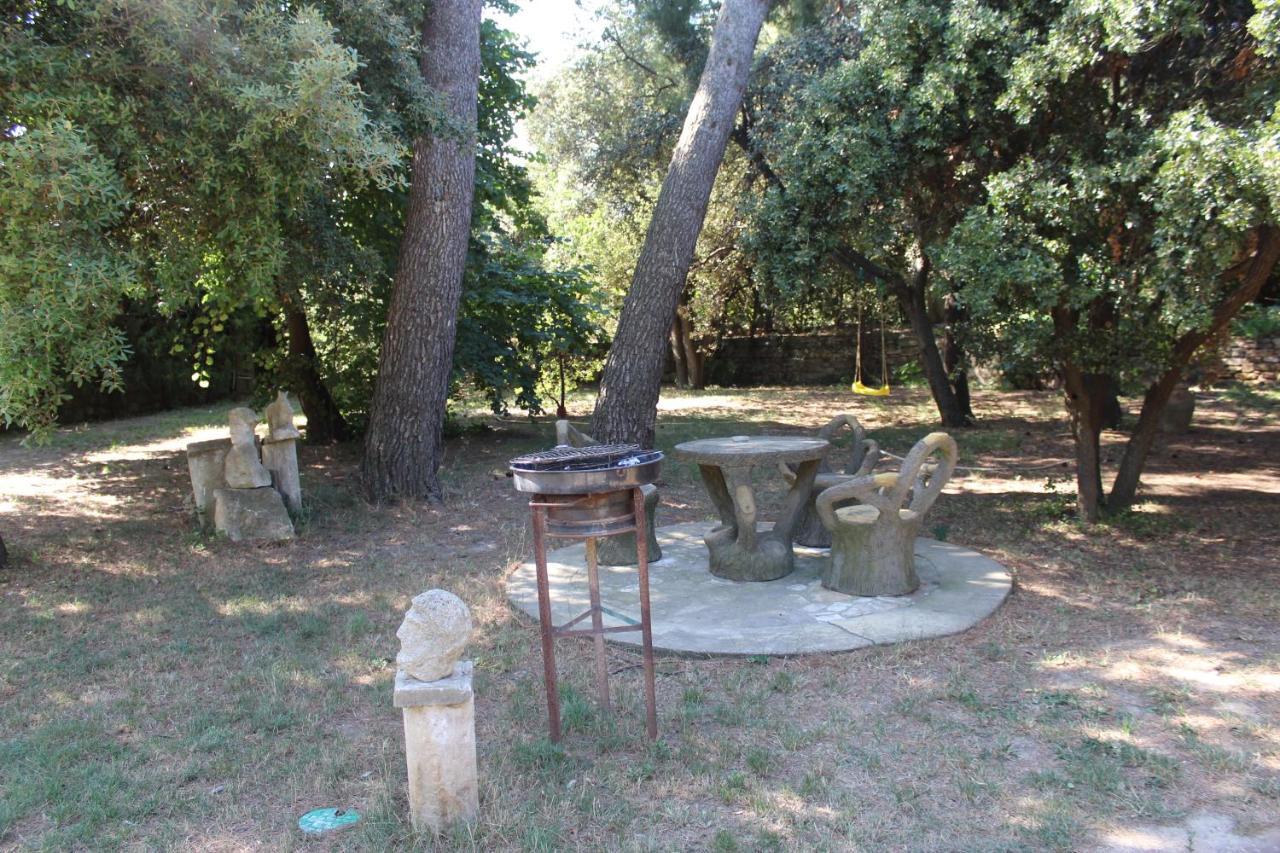 Le Mas De Lucien Entre Arles, Nimes, Avignon. บูแคร์ ภายนอก รูปภาพ