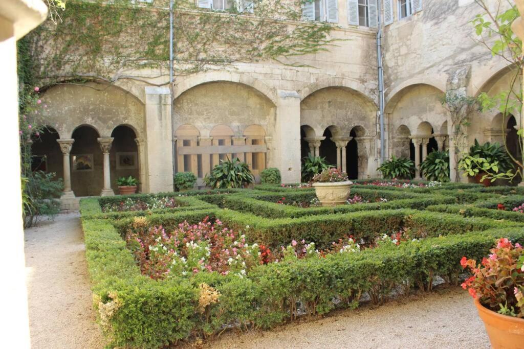 Le Mas De Lucien Entre Arles, Nimes, Avignon. บูแคร์ ภายนอก รูปภาพ